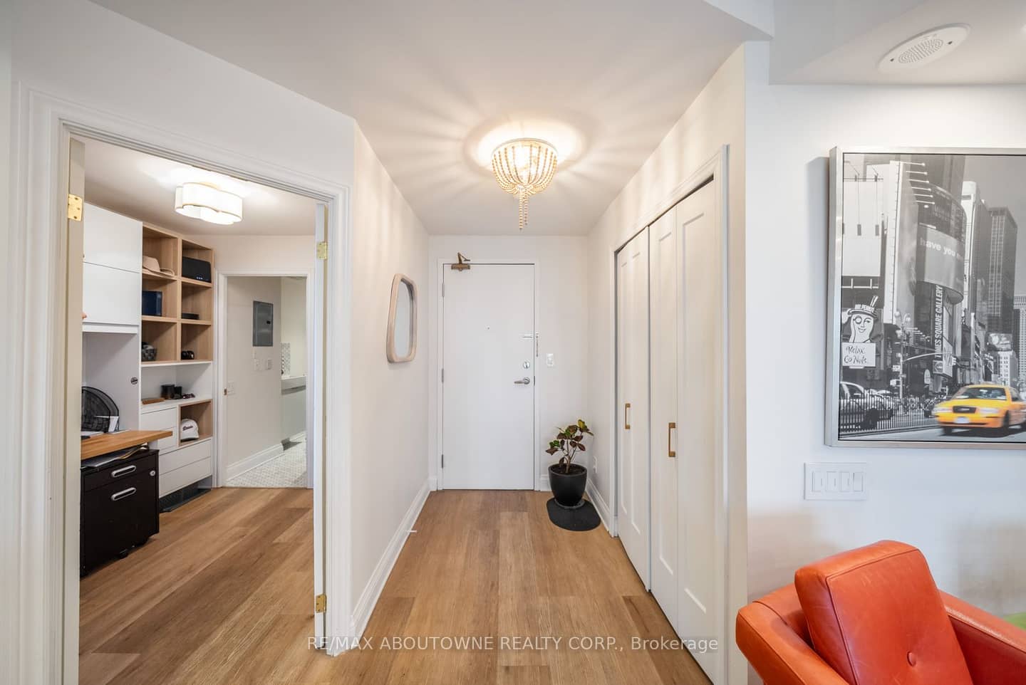 50 Old Mill Road 703, Oakville, ON L6J 7W1