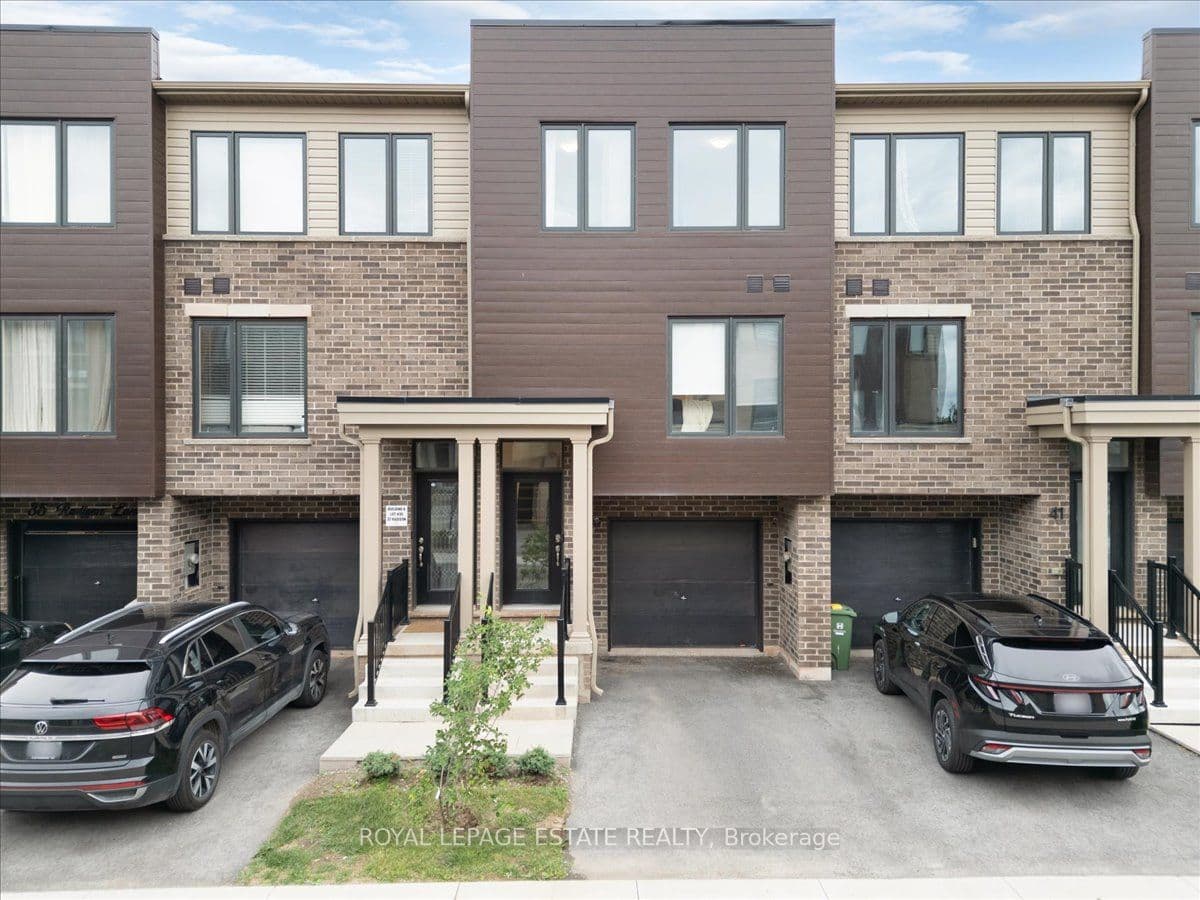 39 Radison Lane, Hamilton, ON L8H 0B5