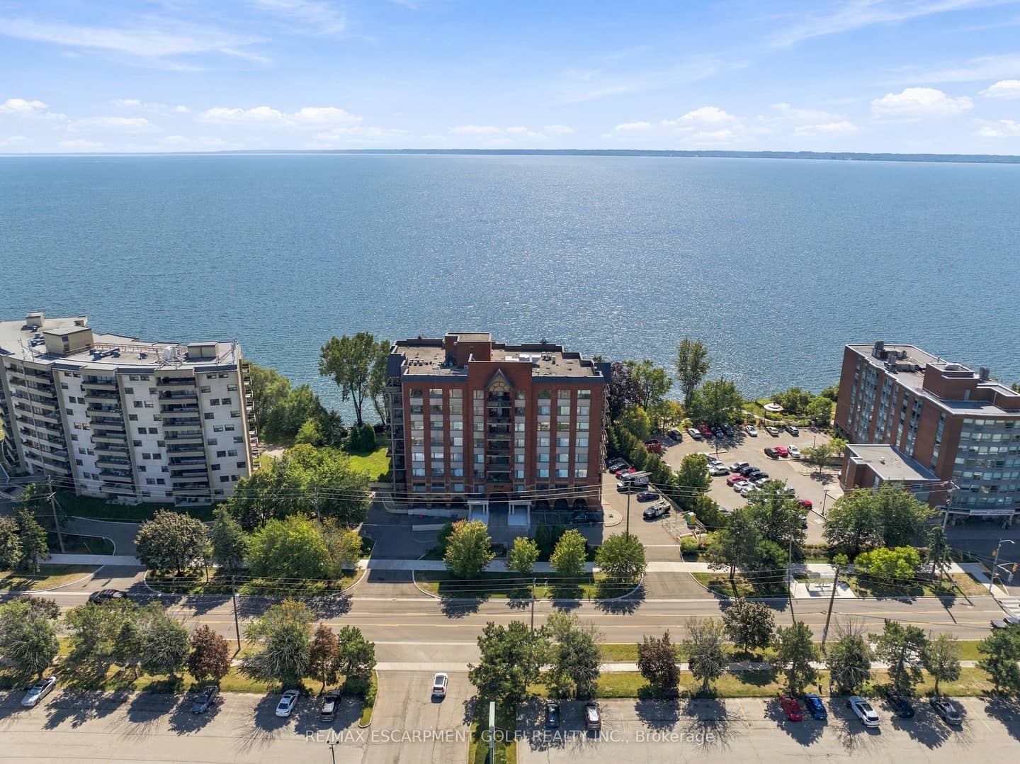 5340 Lakeshore Road 203, Burlington, ON L7L 7A8