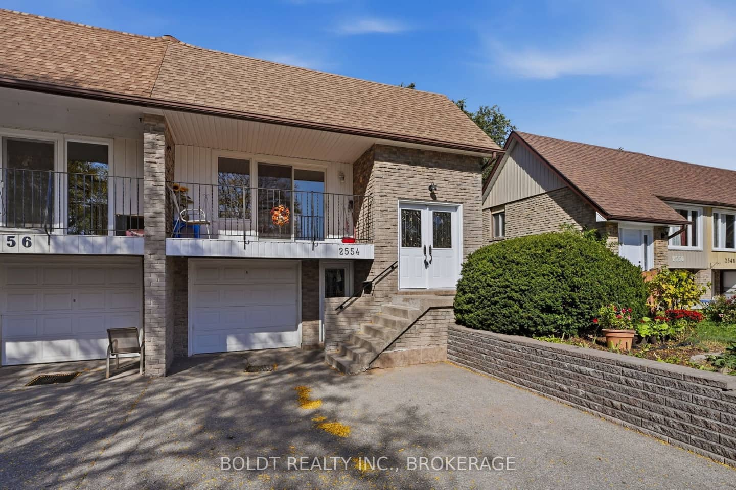 2554 Cobbinshaw Circle, Mississauga, ON L5N 2G3