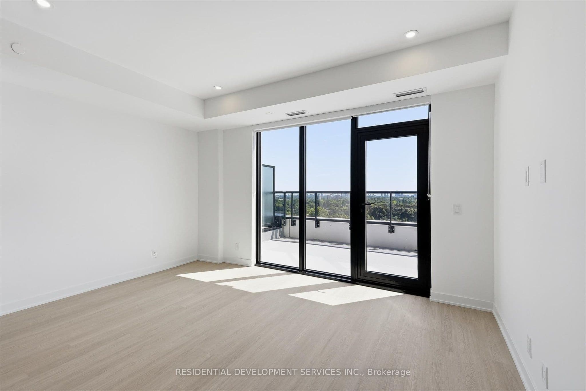 699 Sheppard Avenue E 1103, Toronto, ON M2K 0J5