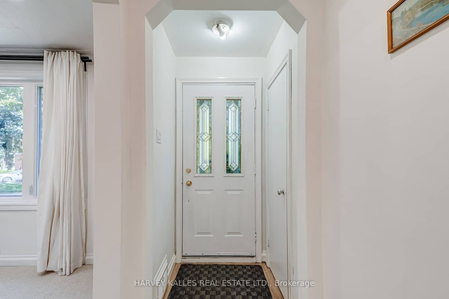 8 Crown Court, Toronto, ON M8Z 4V4