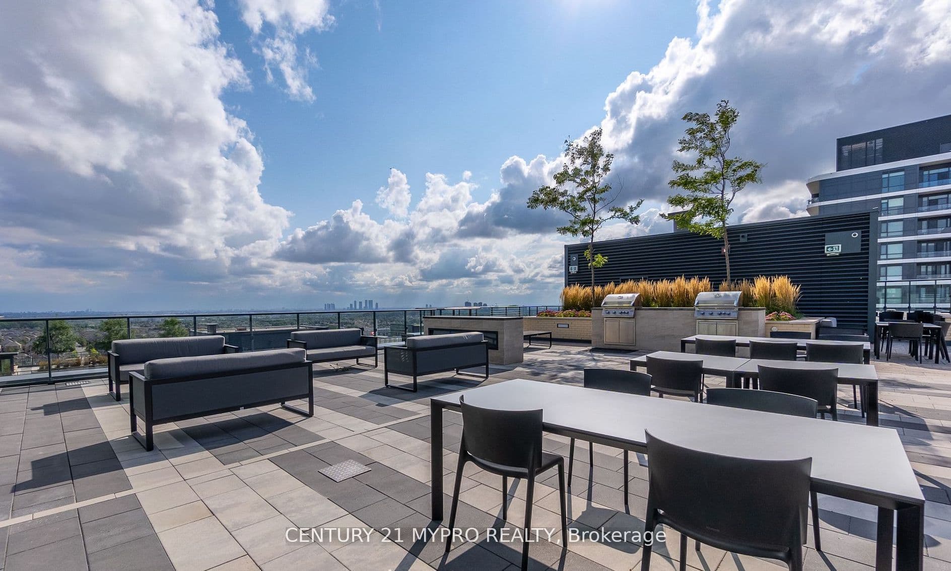 100 Eagle Rock Way 713, Vaughan, ON L6A 5B9
