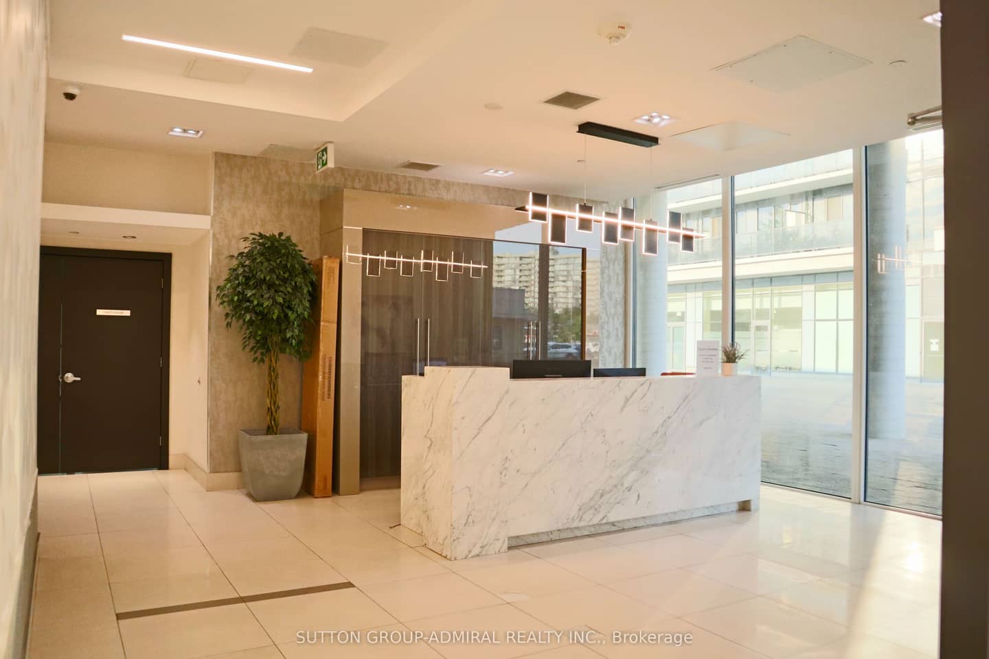 9618 Yonge Street 1008, Richmond Hill, ON L4C 0X5