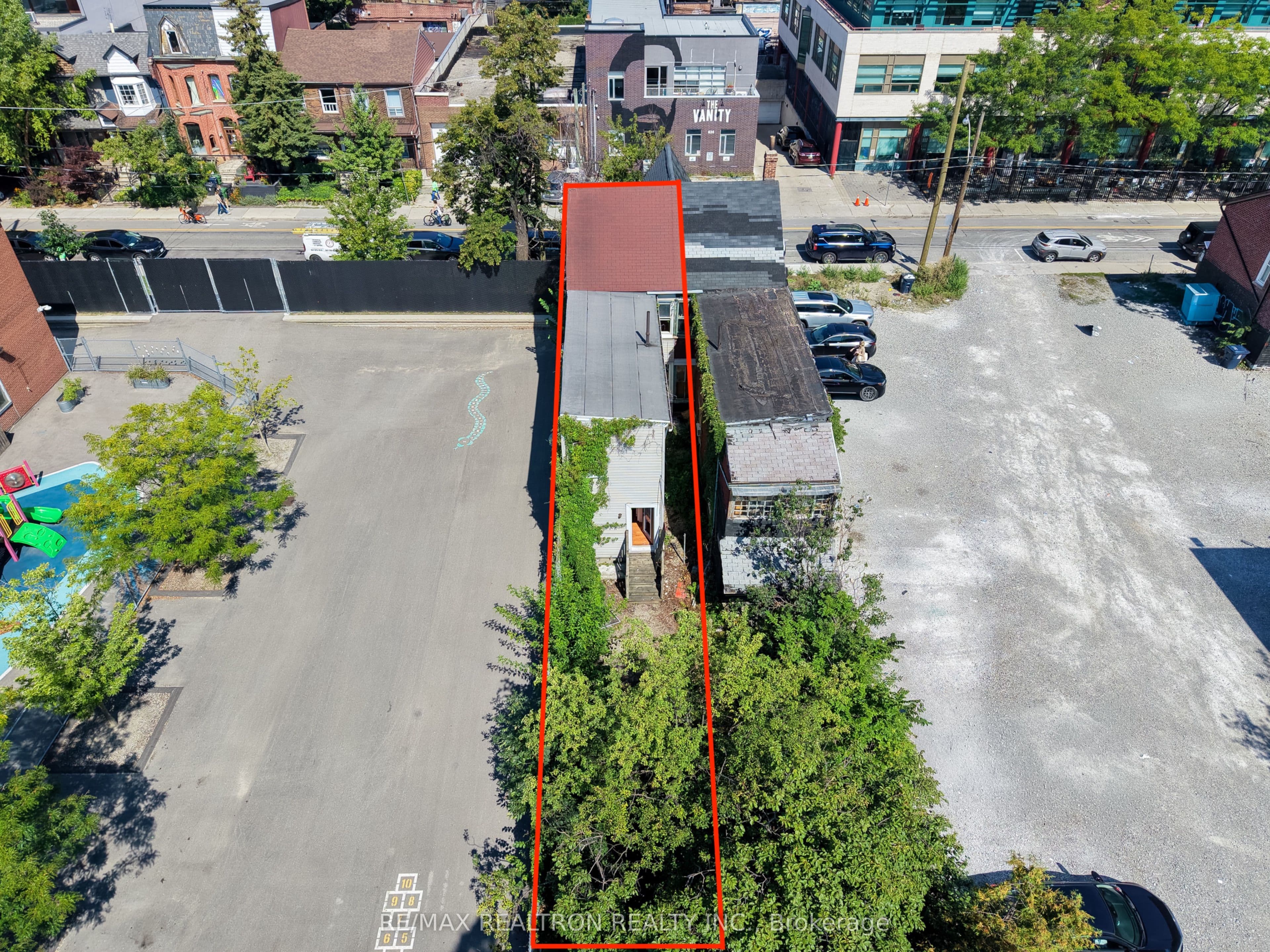 631 Richmond Street W, Toronto, ON M6J 1C2