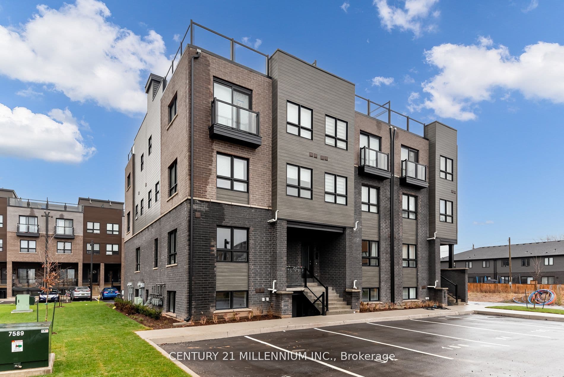 6705 Cropp Street E 102, Niagara Falls, ON L2E 5J8