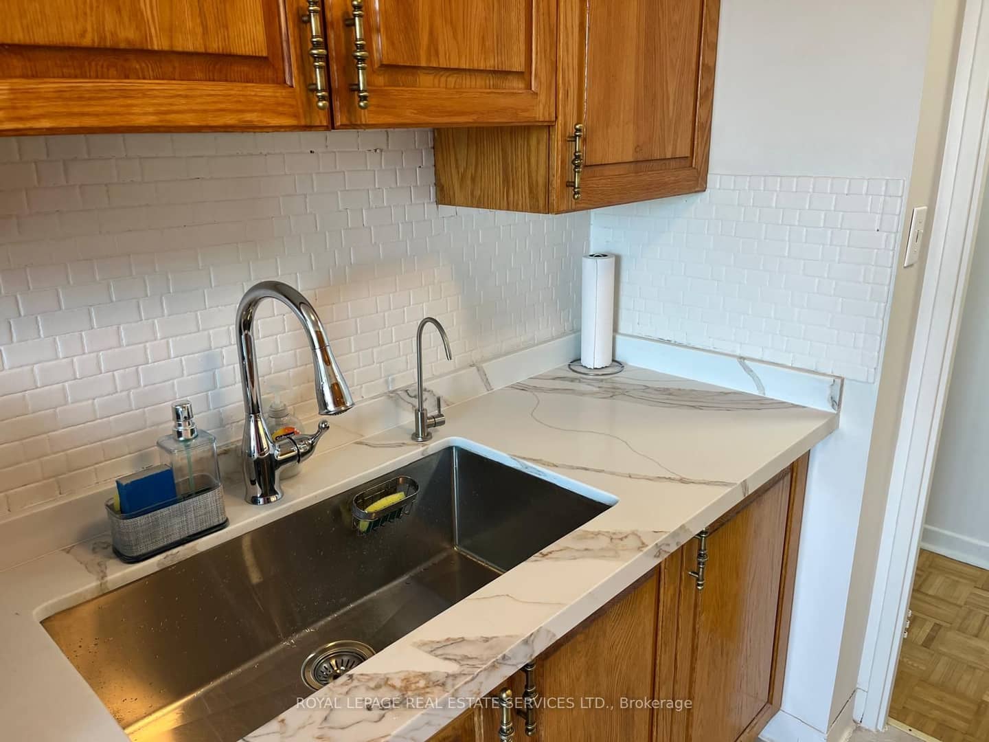 1300 Mississauga Valley Boulevard 902, Mississauga, ON L5A 3S9