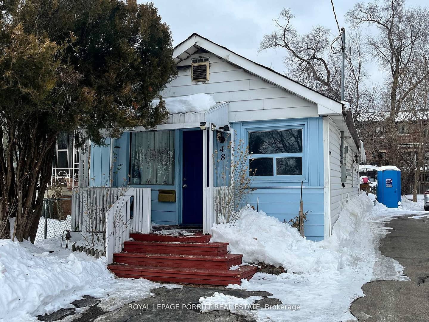 48 Daisy Avenue, Toronto, ON M8W 1S1