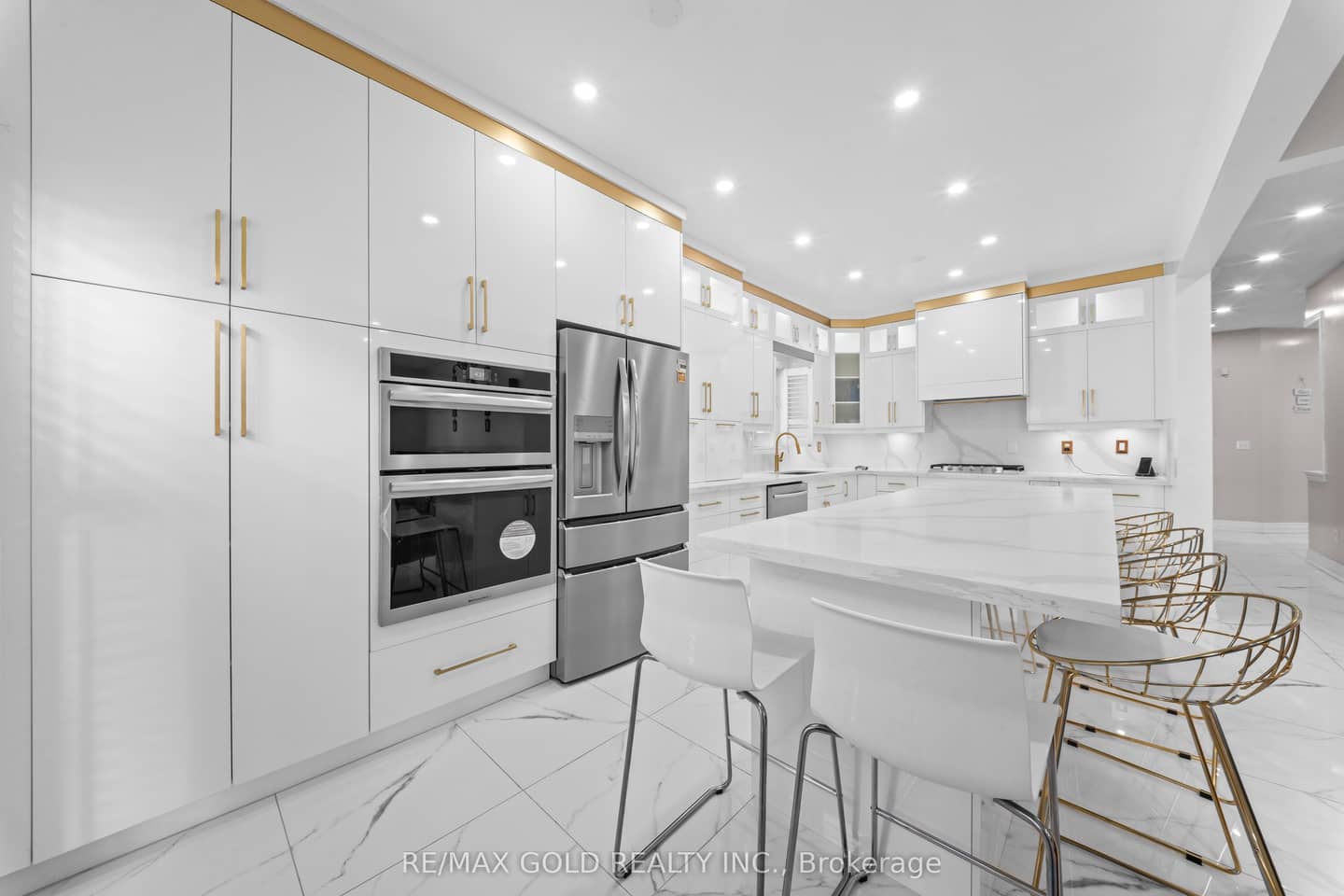 19 Attview Crescent, Brampton, ON L6P 2R5