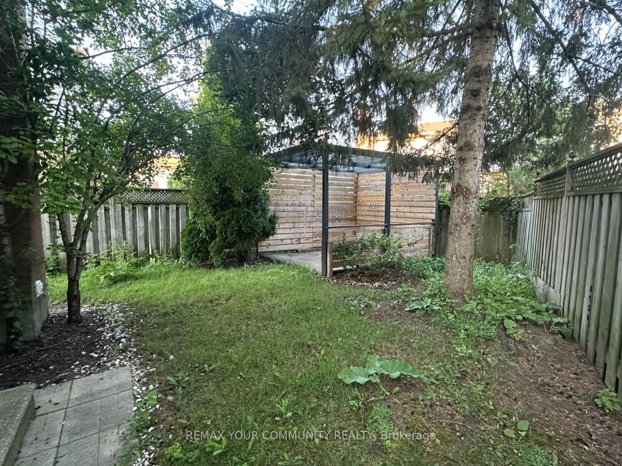 9 Buchanan Crescent, Thorold, ON L2V 4S2