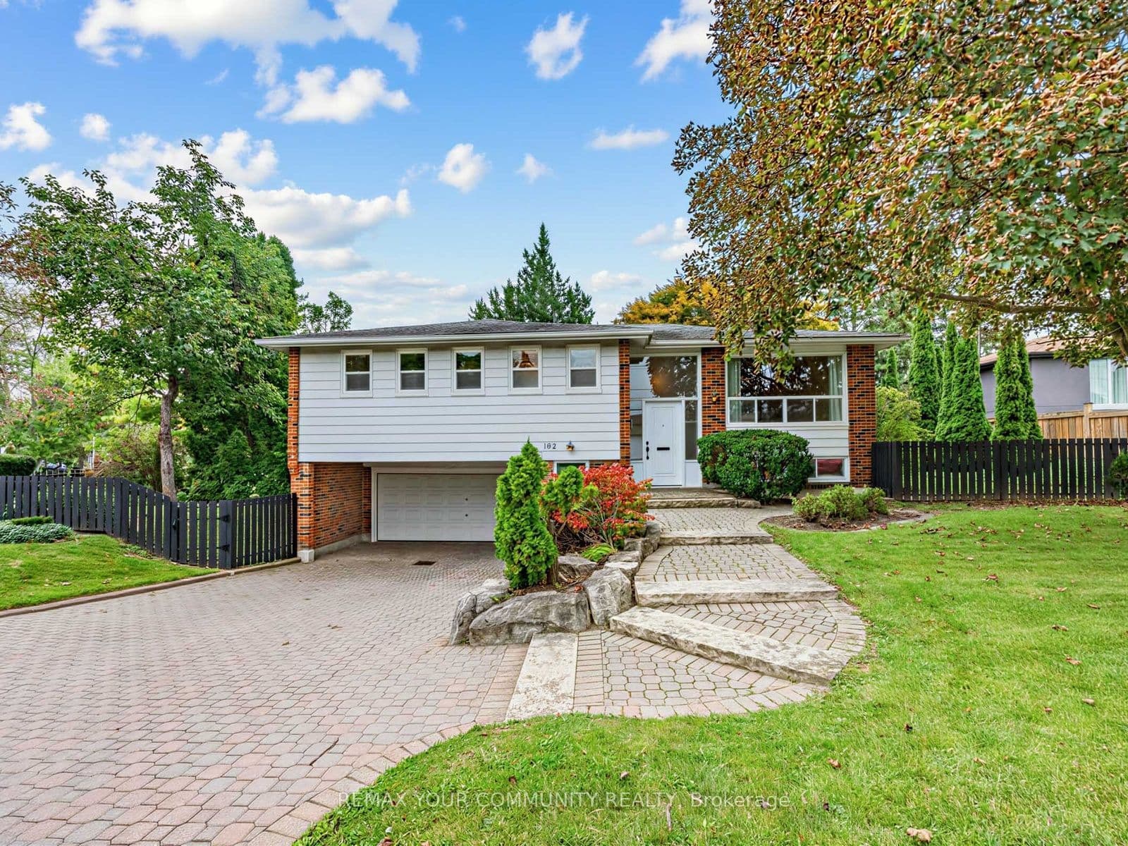 182 Bay Thorn Drive, Markham, ON L3T 3V5
