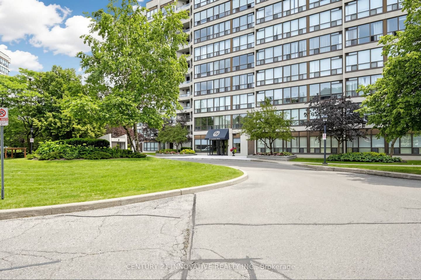 12 NE Laurelcrest Street 912, Brampton, ON L6S 5Y4