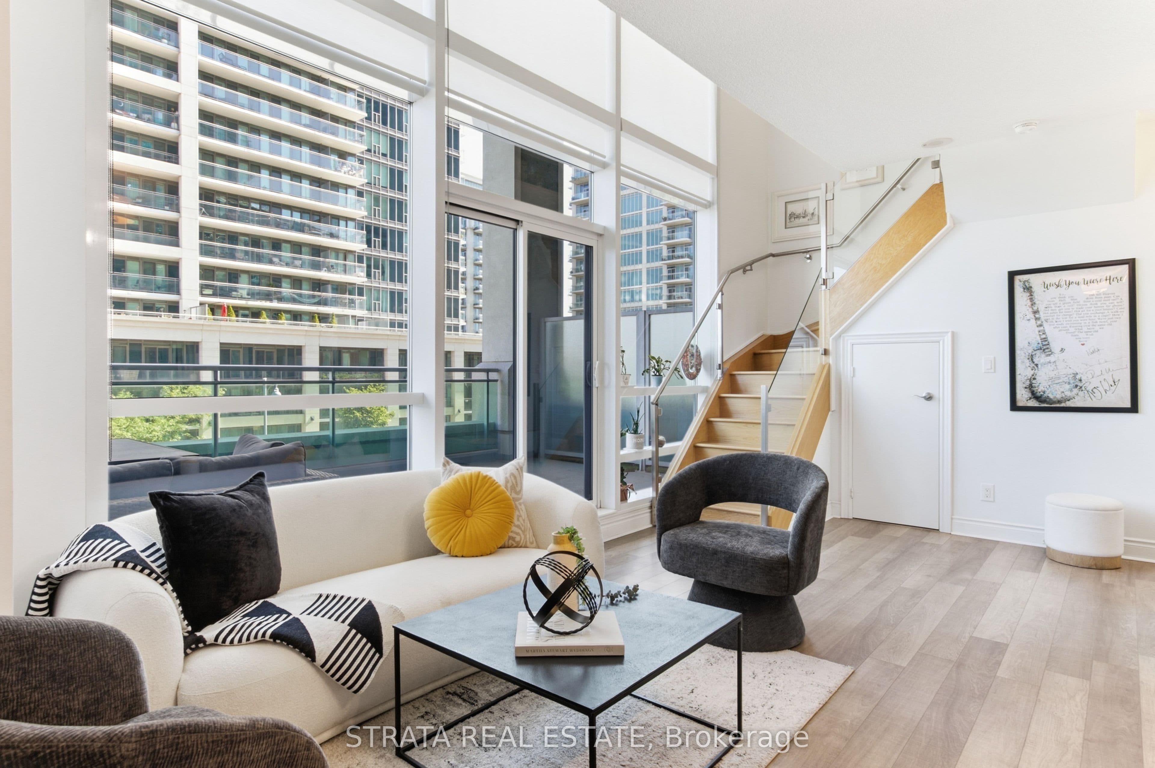 16 Brookers Lane 206, Toronto, ON M8V 0A5