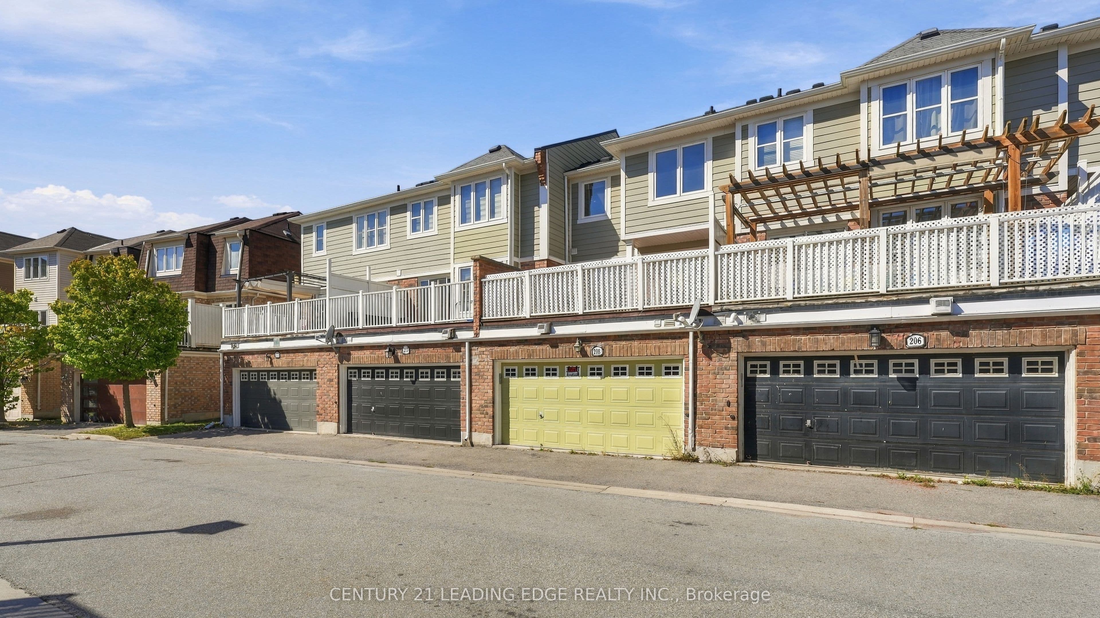 208 Magurn Gate, Milton, ON L9T 7B4