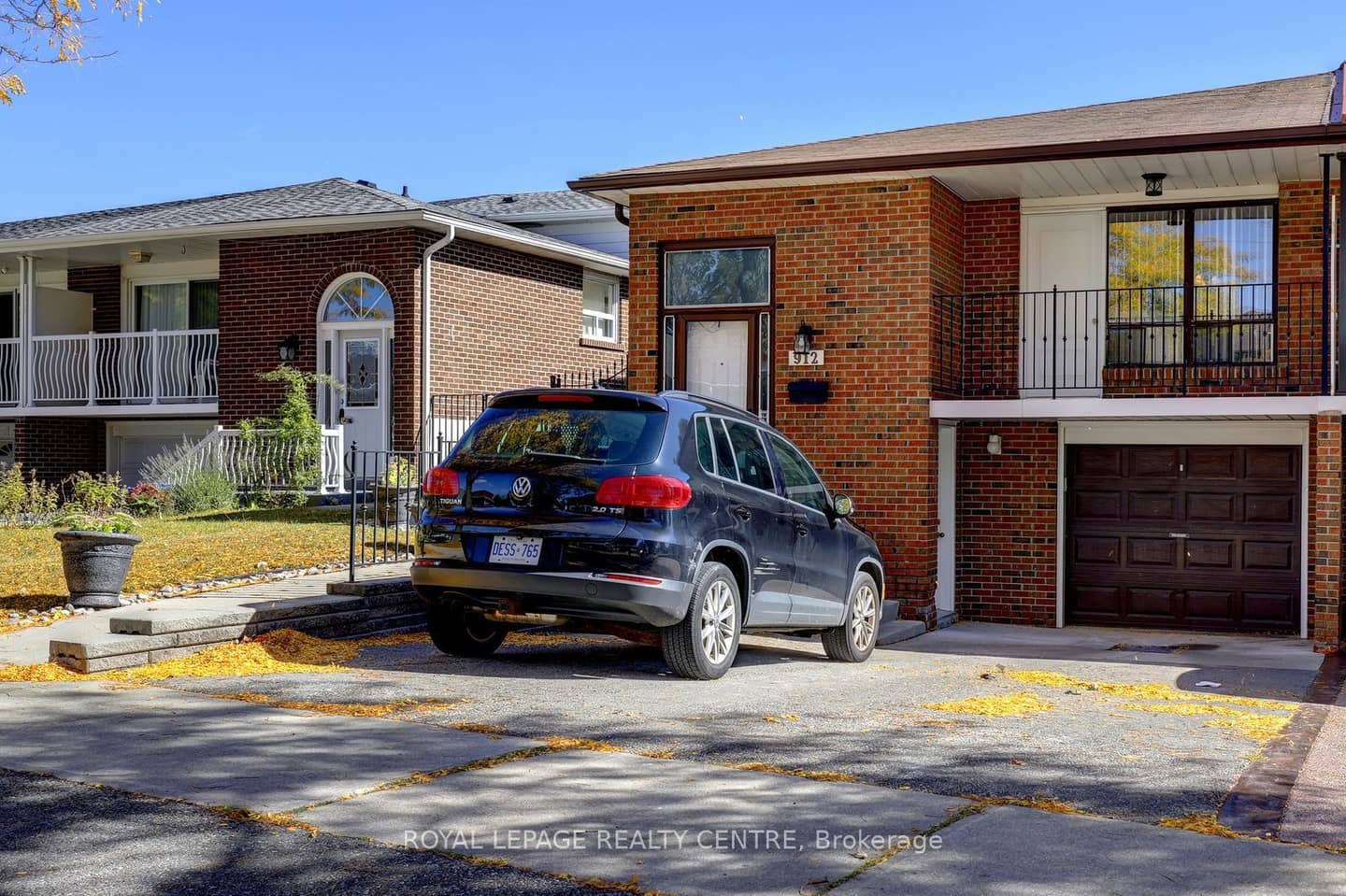 912 Blairholm Avenue, Mississauga, ON L5C 1G4