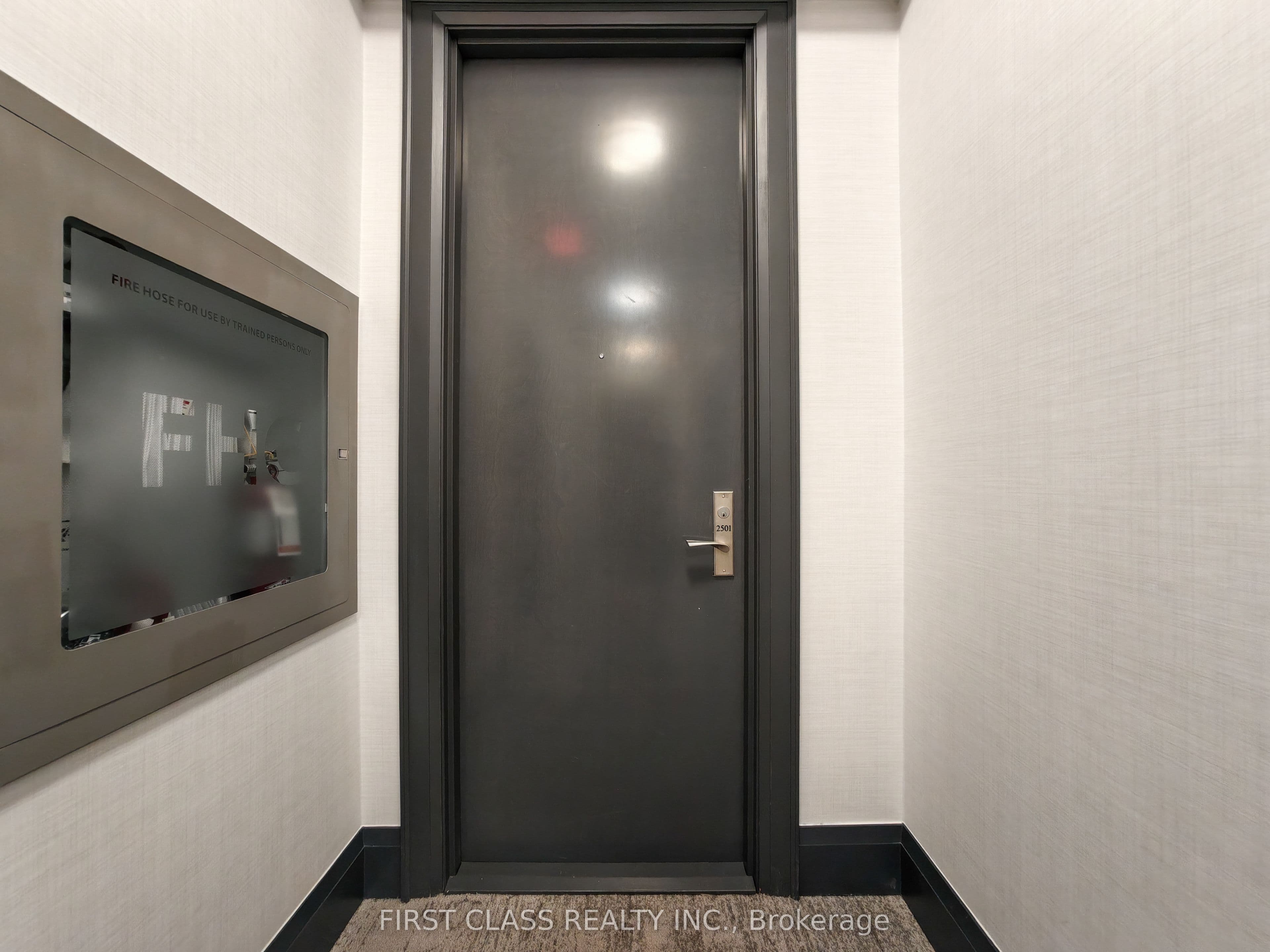 21 Balmuto Street 2501, Toronto, ON M4Y 1W4