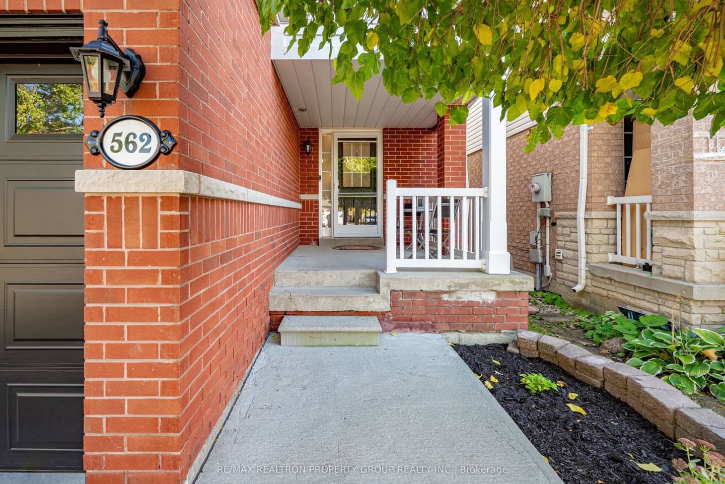 562 Pelletier Court, Newmarket, ON L3X 2N7