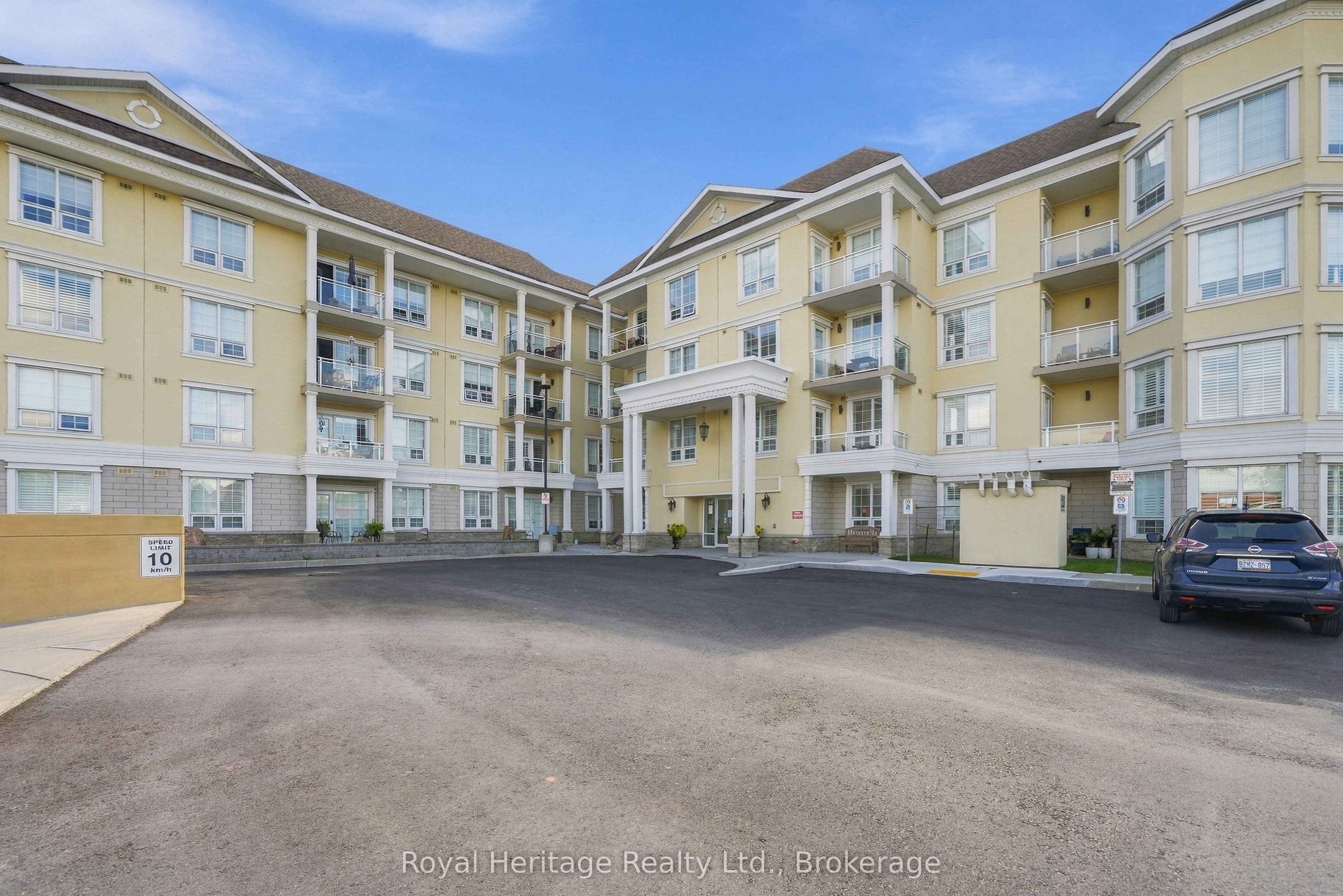 21 Brookhouse Drive 106, Clarington, ON L1B 0V4