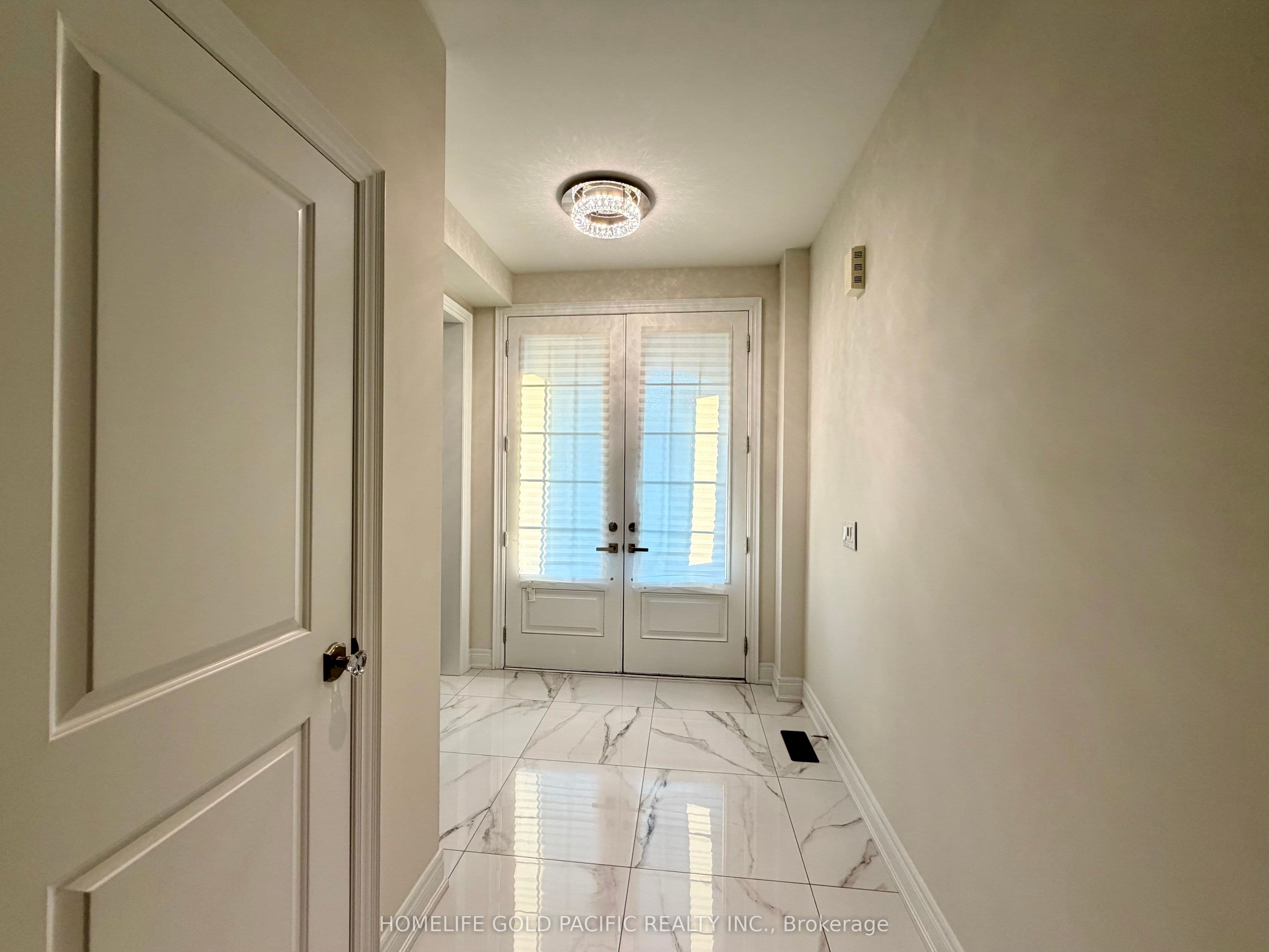 46 Haskins Crescent, Georgina, ON L4P 0H5