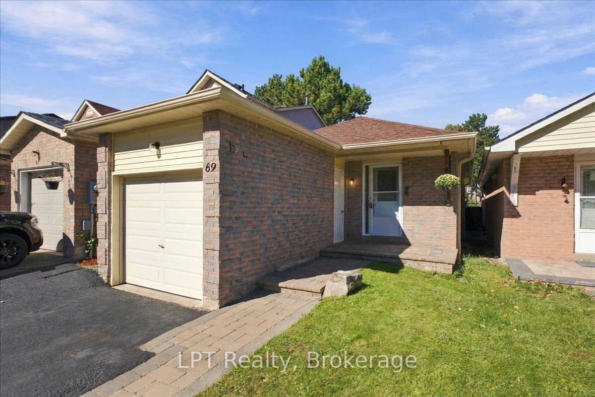 69 Scarfair Pathway, Toronto, ON M1B 4G2