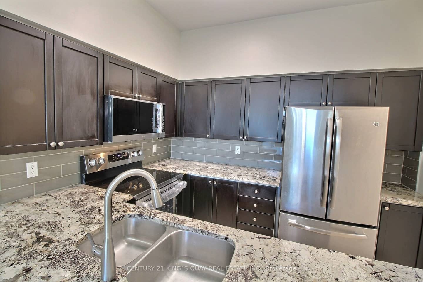 33 Empress Avenue 515, Toronto, ON M2N 6Y7