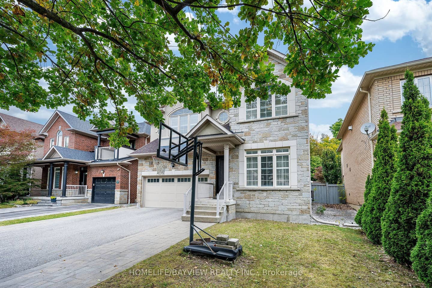 8 Matisse Trail, Vaughan, ON L4J 9A5