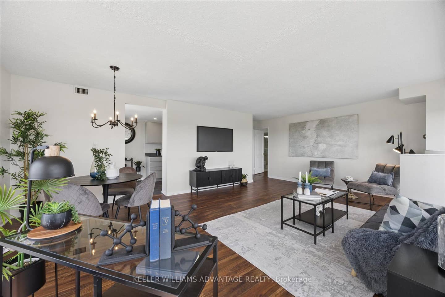 712 Rossland Road E 903, Whitby, ON L1N 9E8