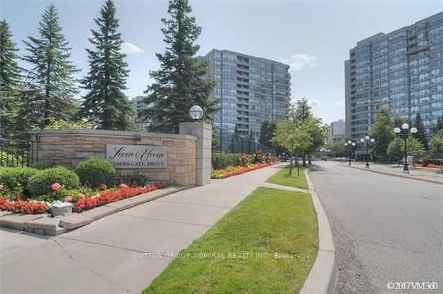 11 Townsgate Drive 1002, Vaughan, ON L4J 8G4