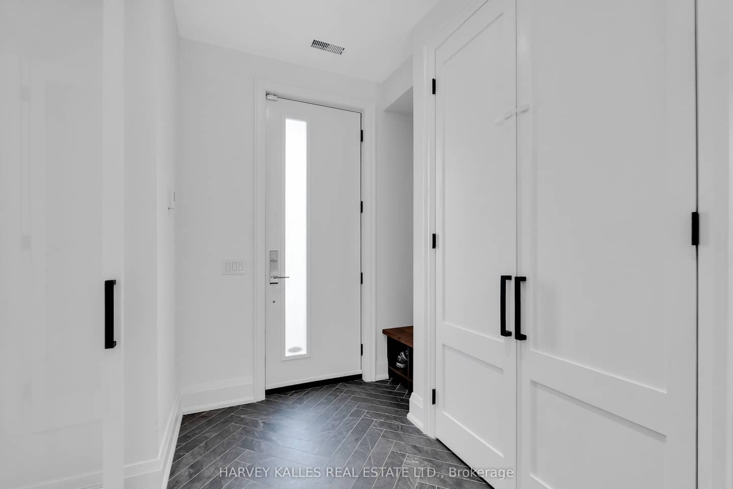 32 Almont Road, Toronto, ON M3H 3E3