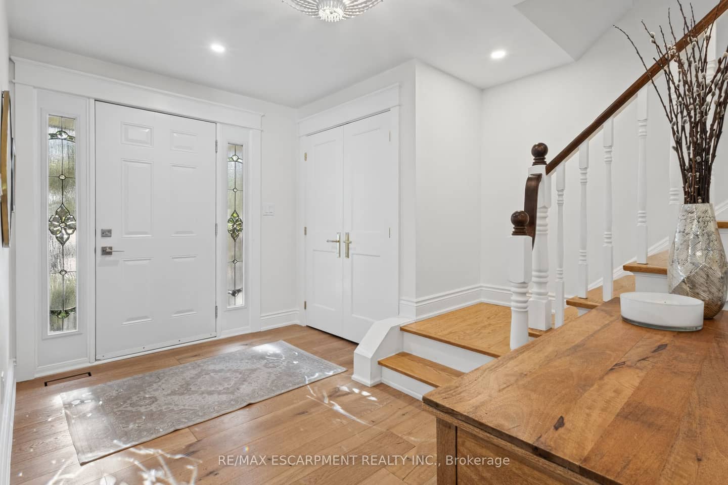 609 Cherrywood Drive, Burlington, ON L7T 3W9