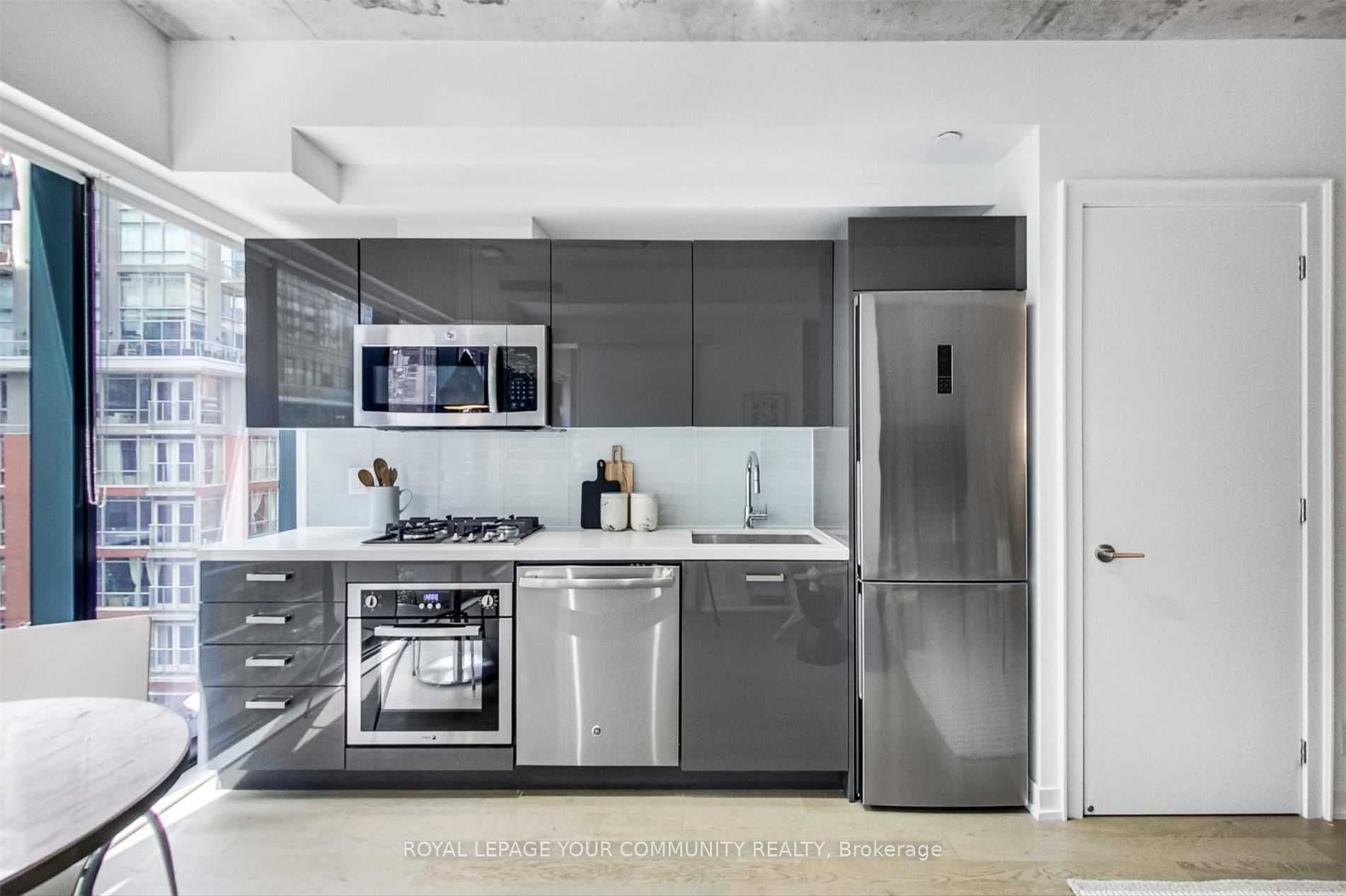 11 Charlotte Street 403, Toronto, ON M5V 2H5
