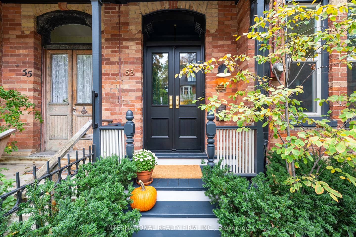53 Spruce Street, Toronto, ON M5A 2H8