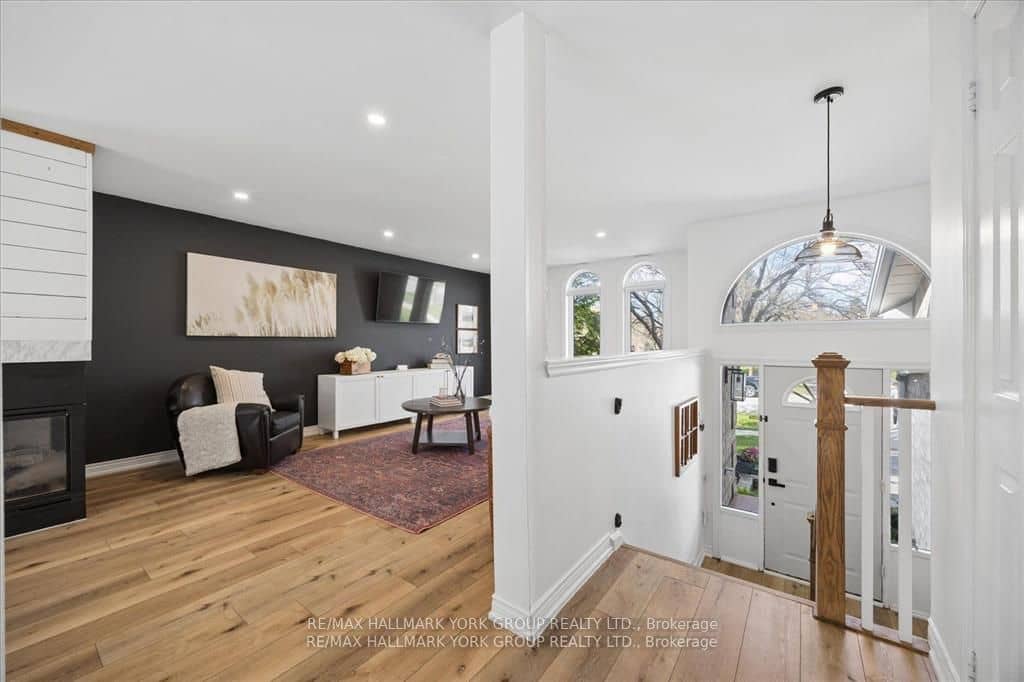 195 King Street, East Gwillimbury, ON L0G 1M0