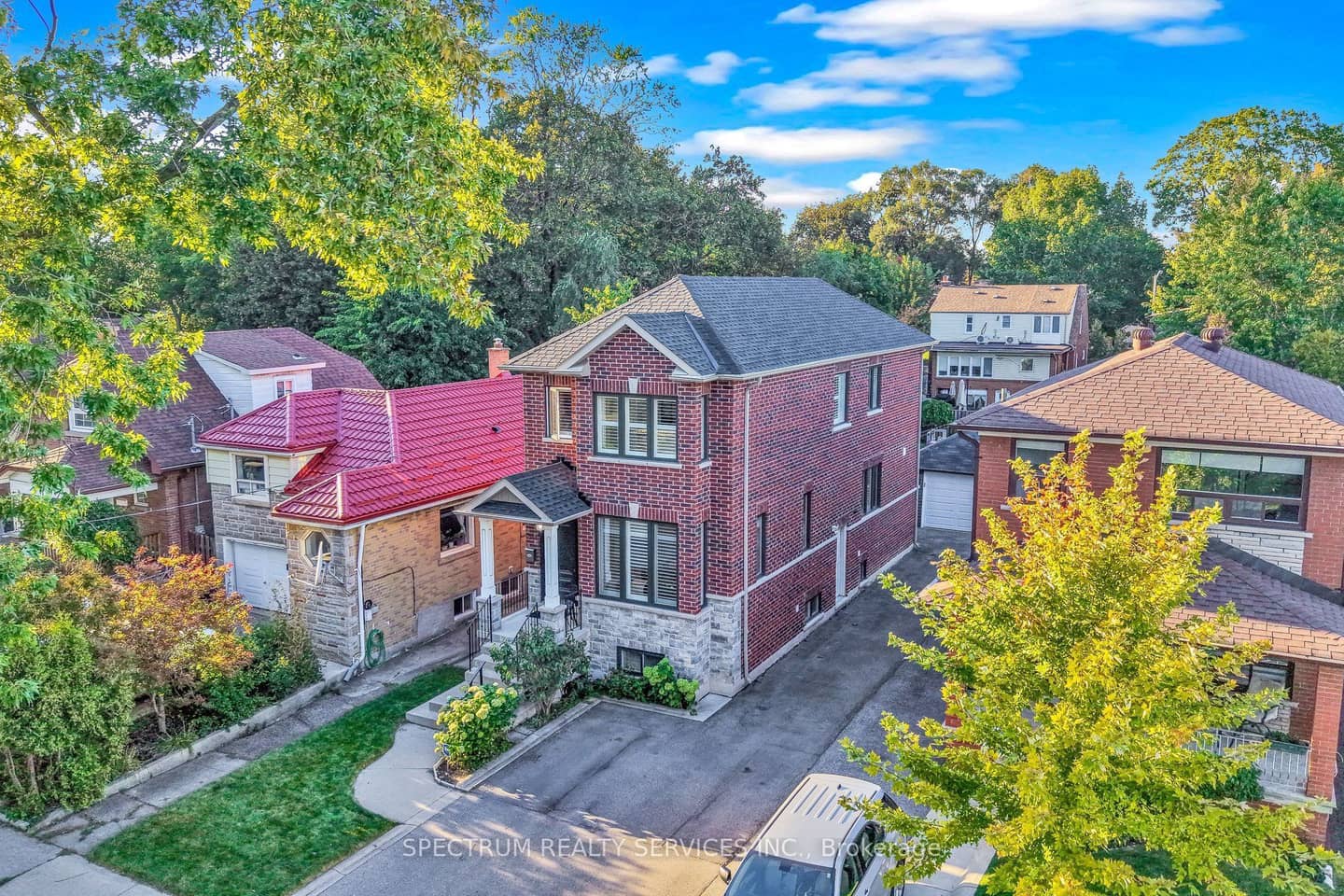 254 John Street, Toronto, ON M9N 1K2