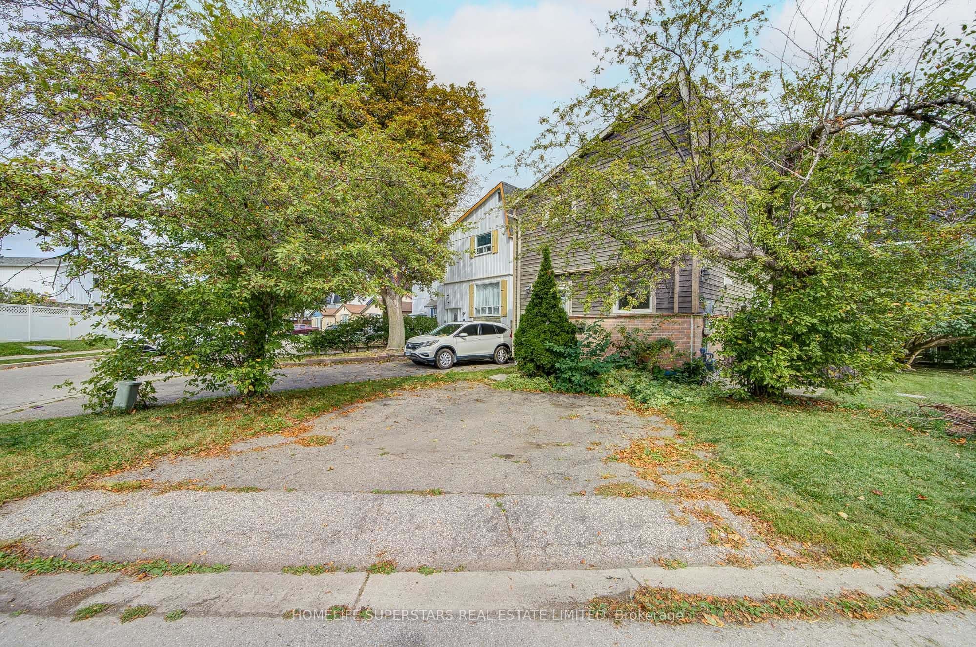 50 Hoskins Square, Brampton, ON L6S 2N6