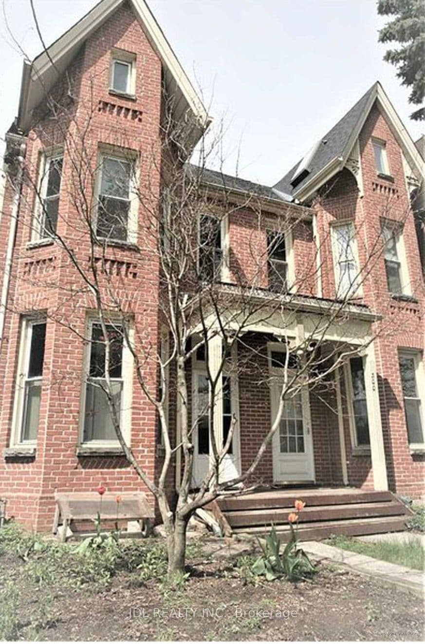 298 Robert St Street One Bedroom Main Floor, Toronto, ON M5S 2K8