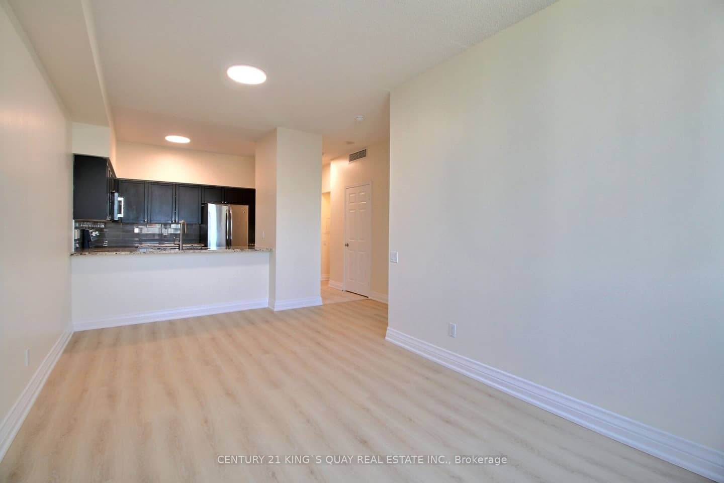 33 Empress Avenue 515, Toronto, ON M2N 6Y7