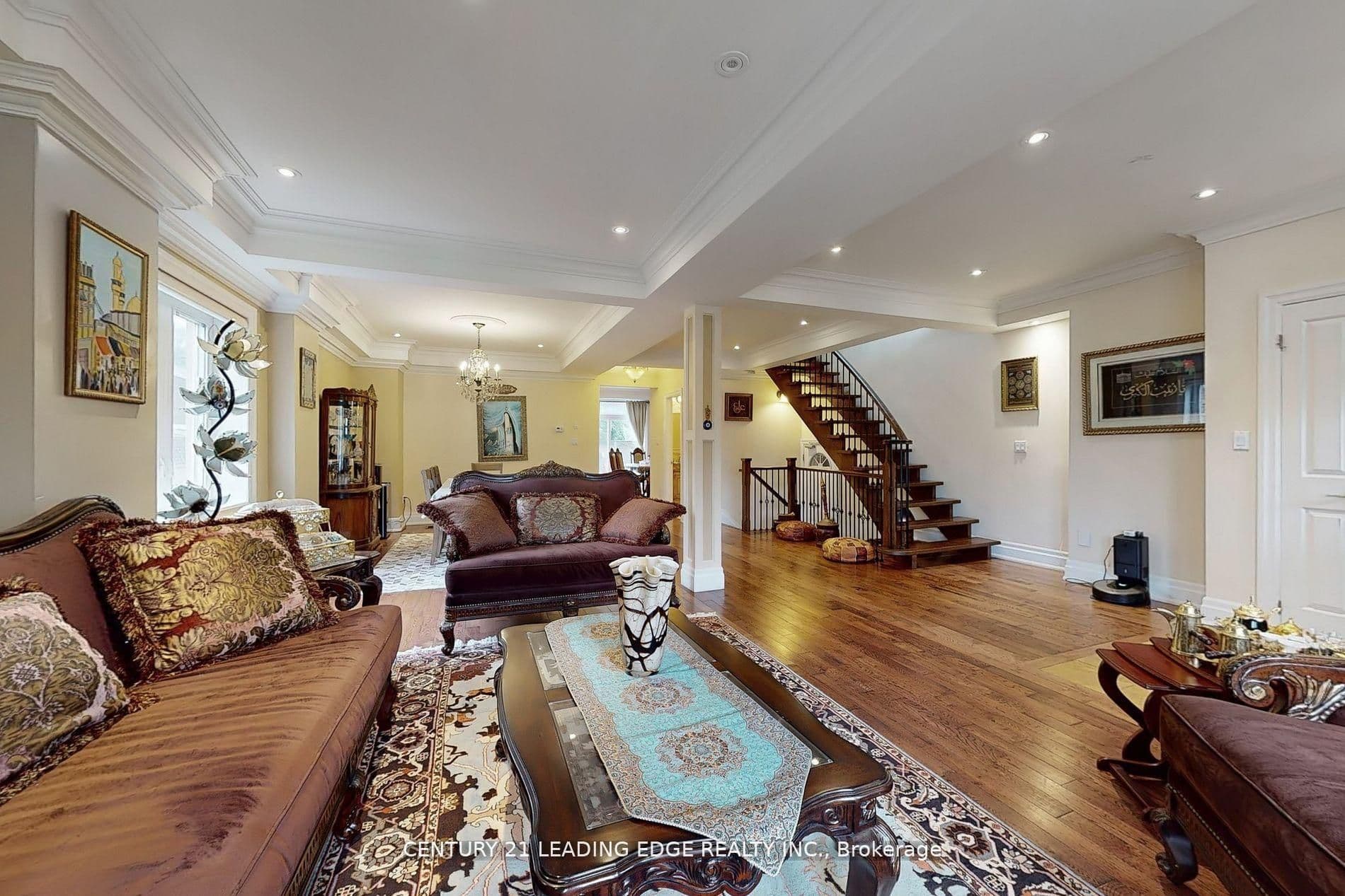 11 Bellvare Crescent, Toronto, ON M1R 2M8