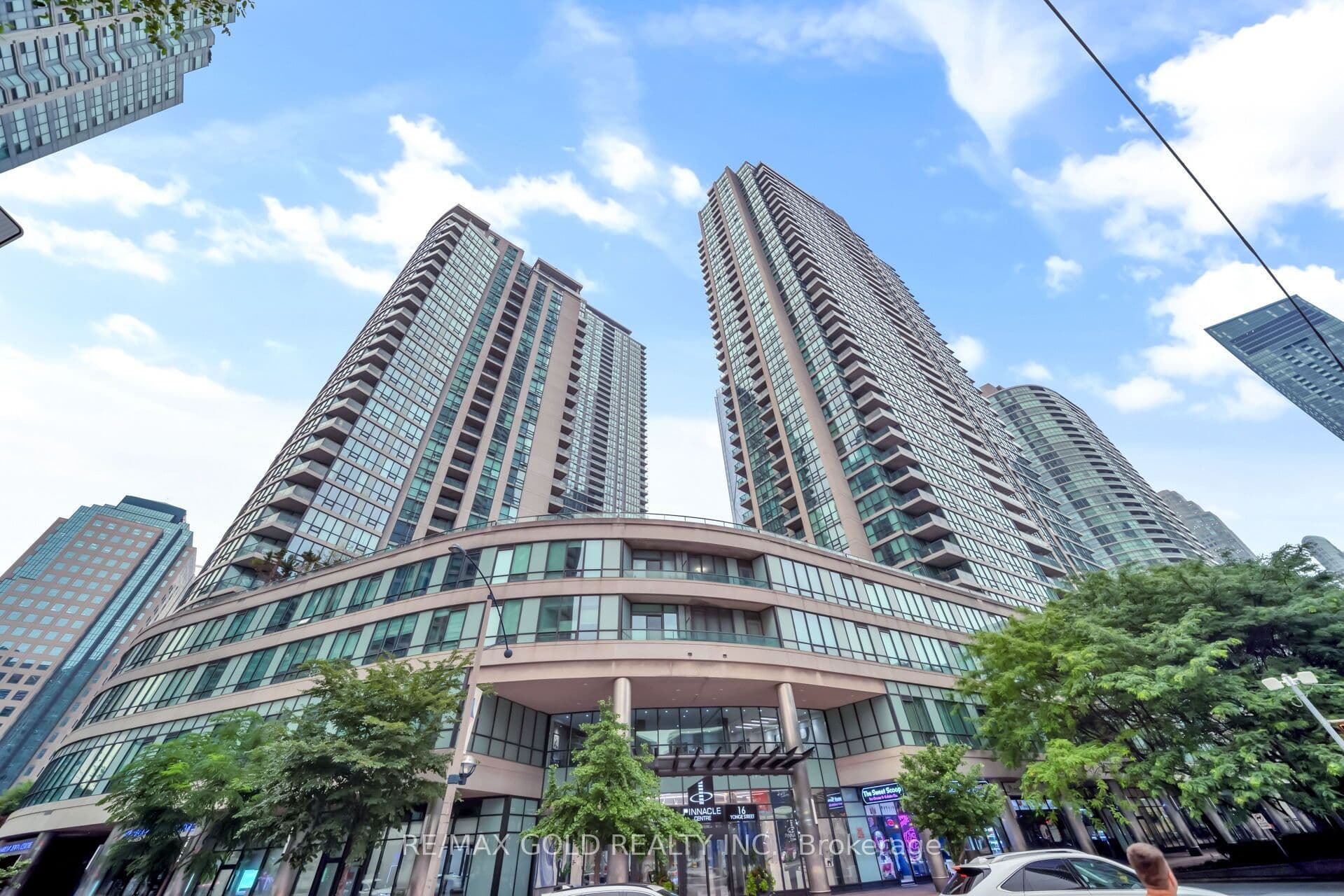 16 Yonge Street 1808, Toronto, ON M5E 2A1