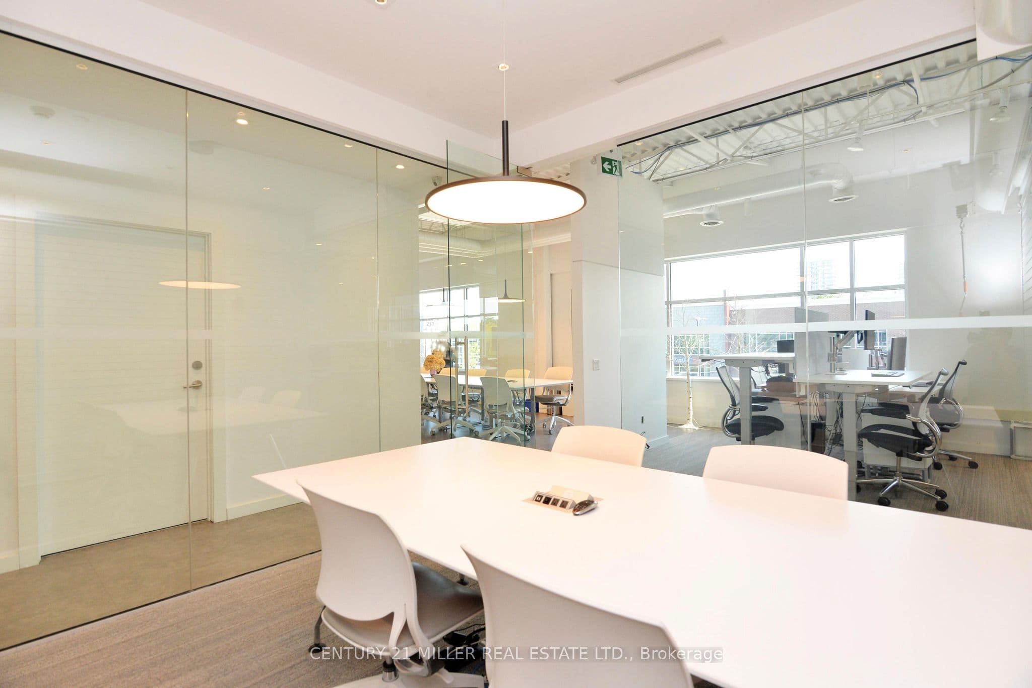 225 SPEERS Road 15 & 16, Oakville, ON L6K 0J4