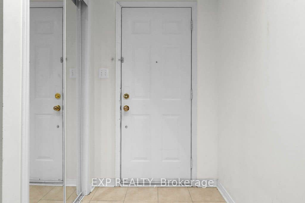 7035 Rexwood Road 13, Mississauga, ON L4T 4M6