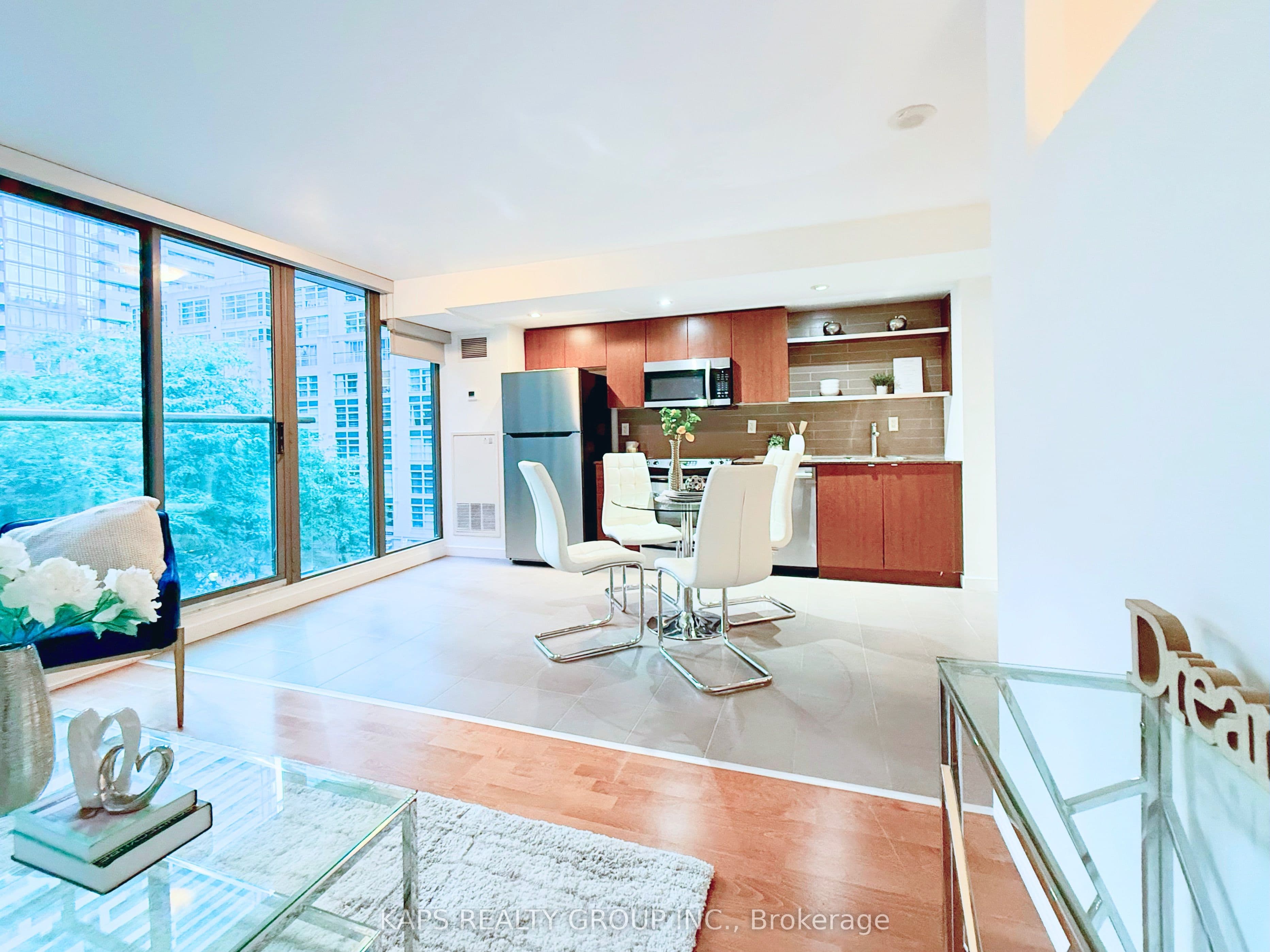 33 Lombard Street 410, Toronto, ON M5C 3H8