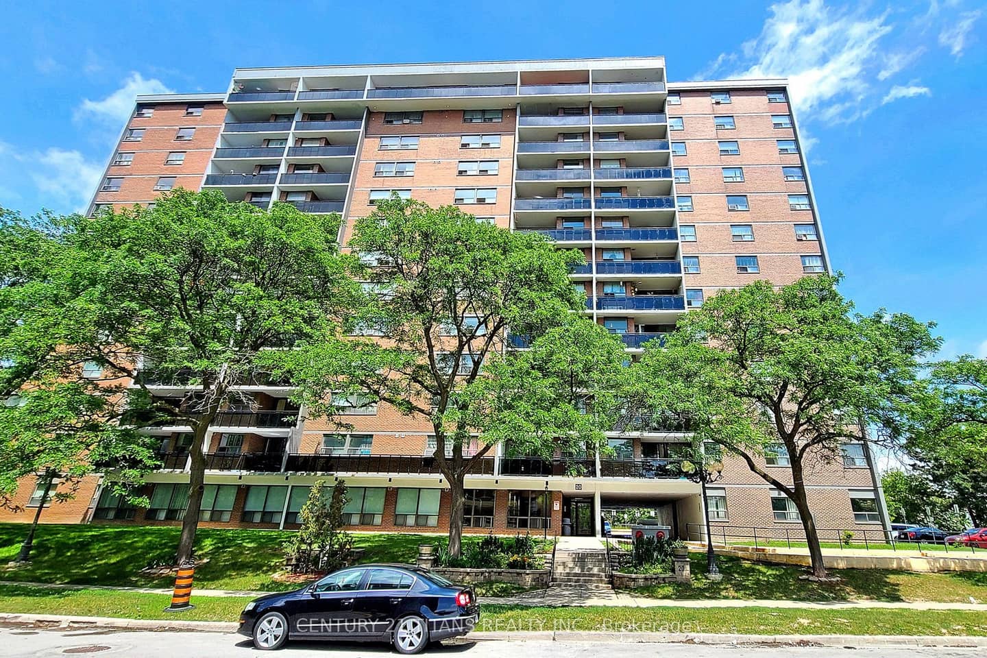 20 Gilder Drive 1208, Toronto, ON M1K 5E1