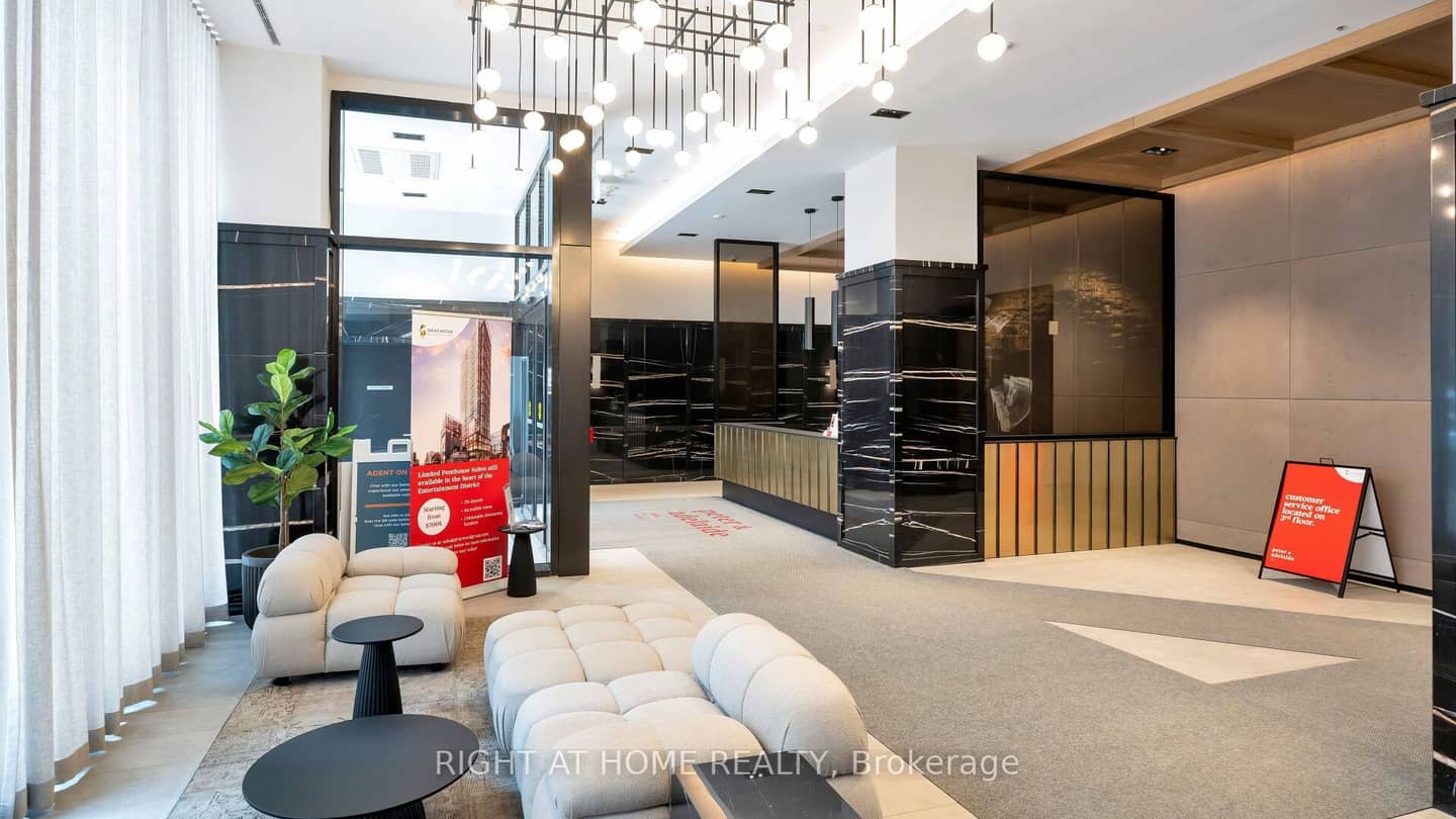 108 Peter Street 4013, Toronto, ON M5V 0W2