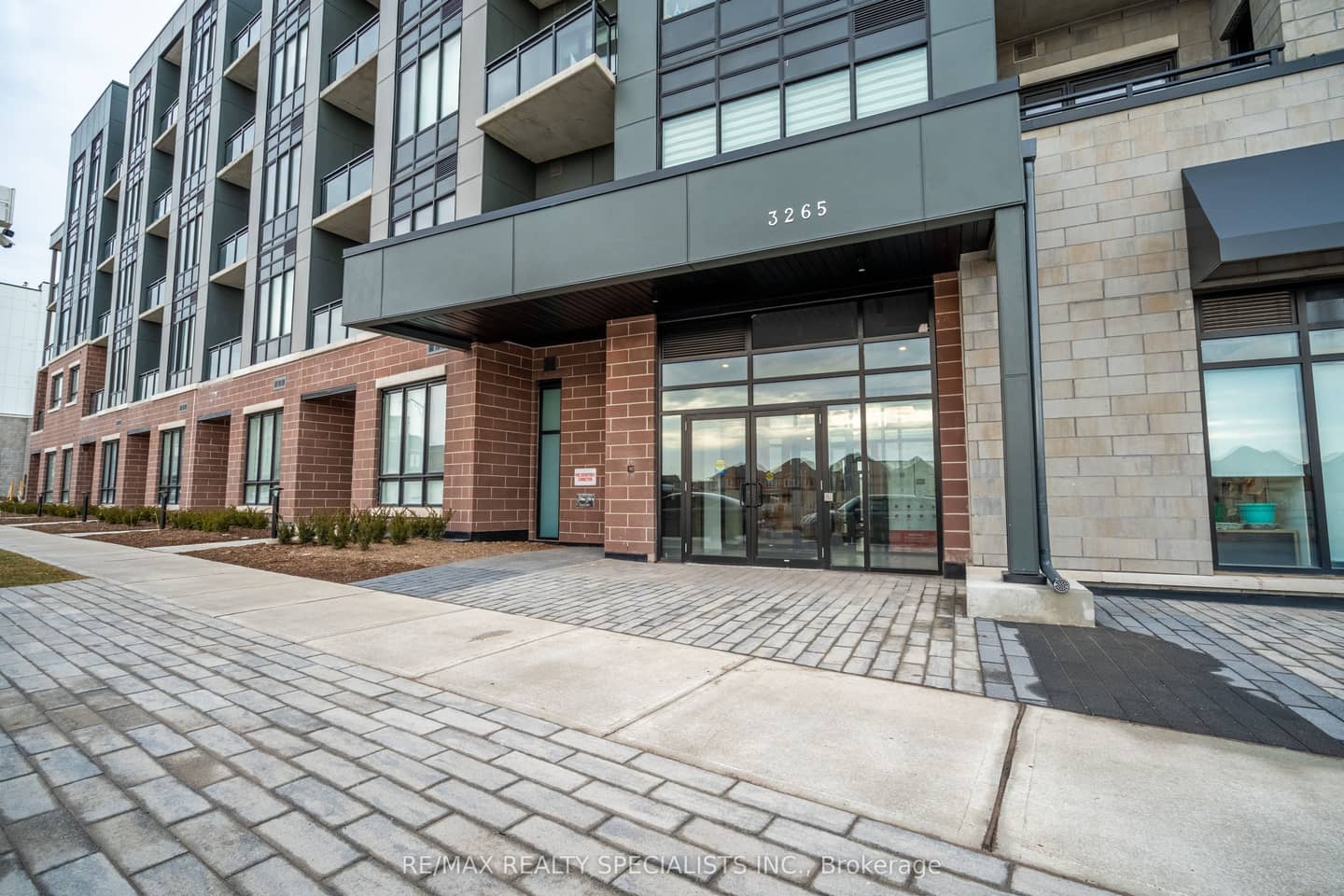 3265 CARDING MILL Trail 112, Oakville, ON L6M 5P7