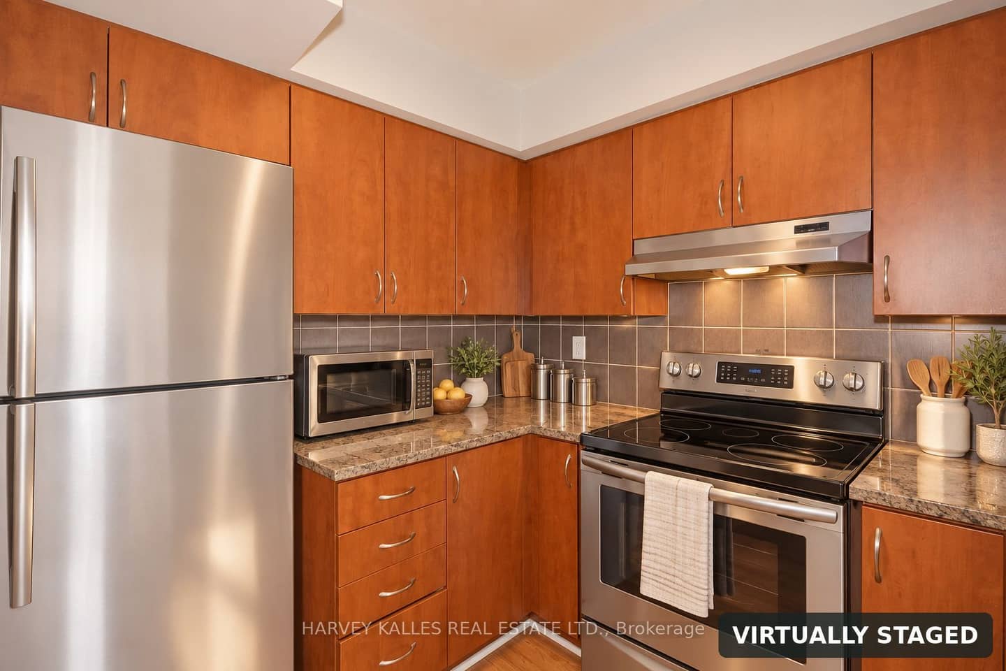 225 Wellesley Street E 313, Toronto, ON M4X 1G1