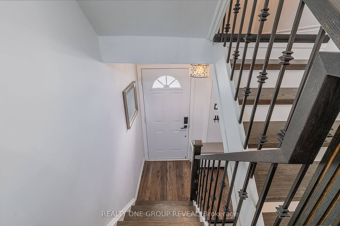 222 Pearson Street 15, Oshawa, ON L1G 7C6