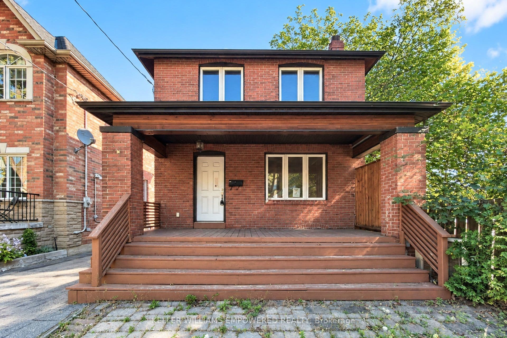 5 Aldgate Avenue, Toronto, ON M8Y 3L4