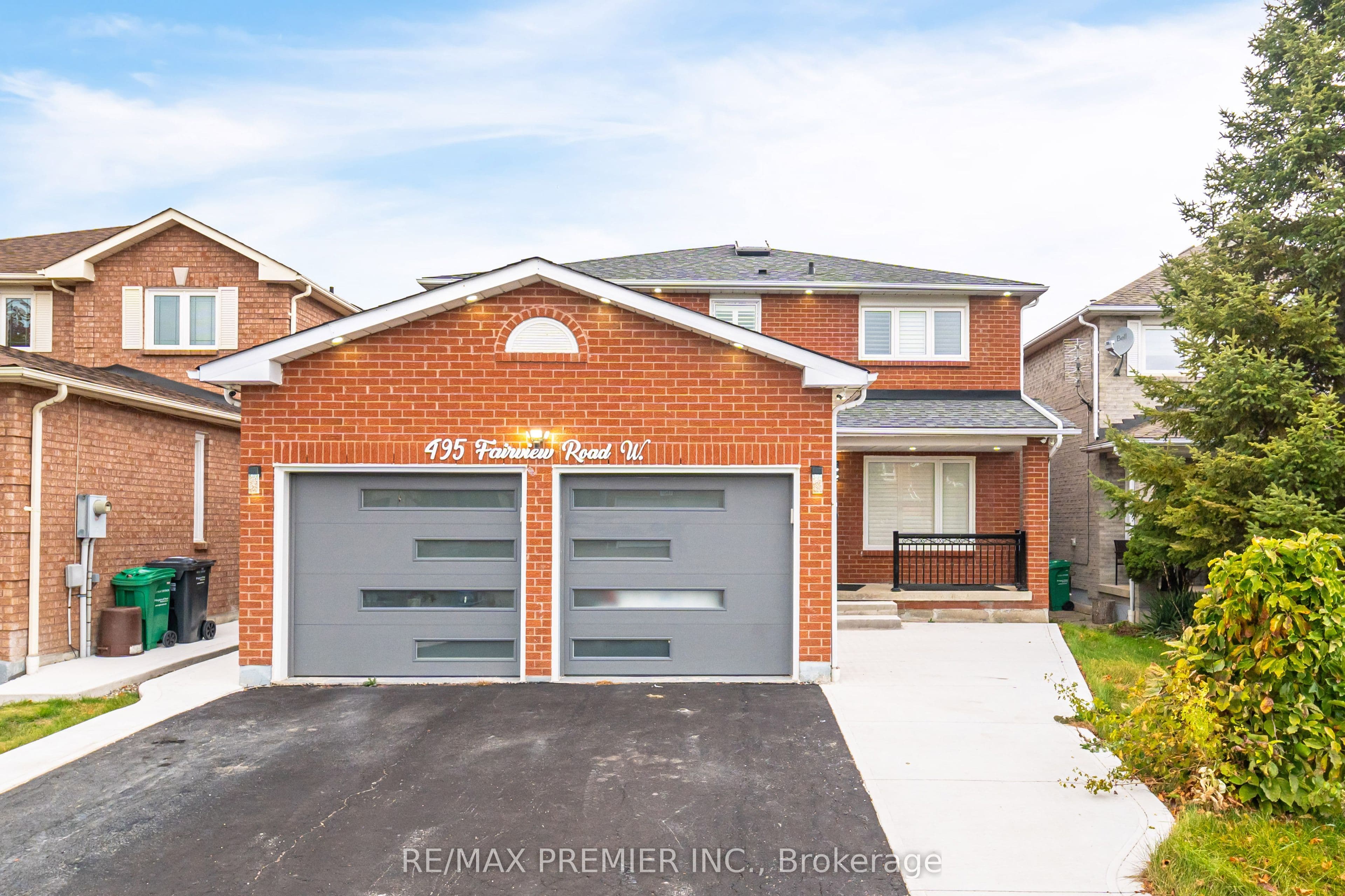 495 Fairview Road W, Mississauga, ON L5B 3W7