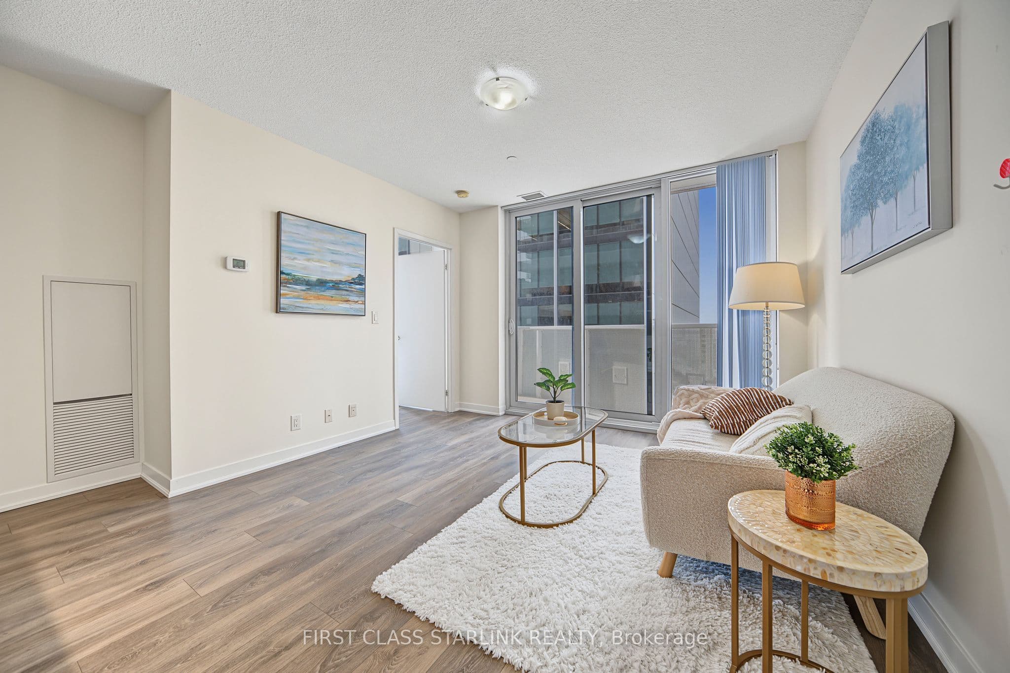 100 Harbour Street 2801, Toronto, ON M5J 0B5